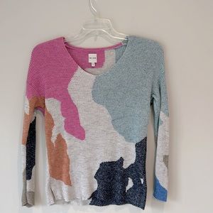 Nic+Zoe size small v neck lightweight camo print sweater.
